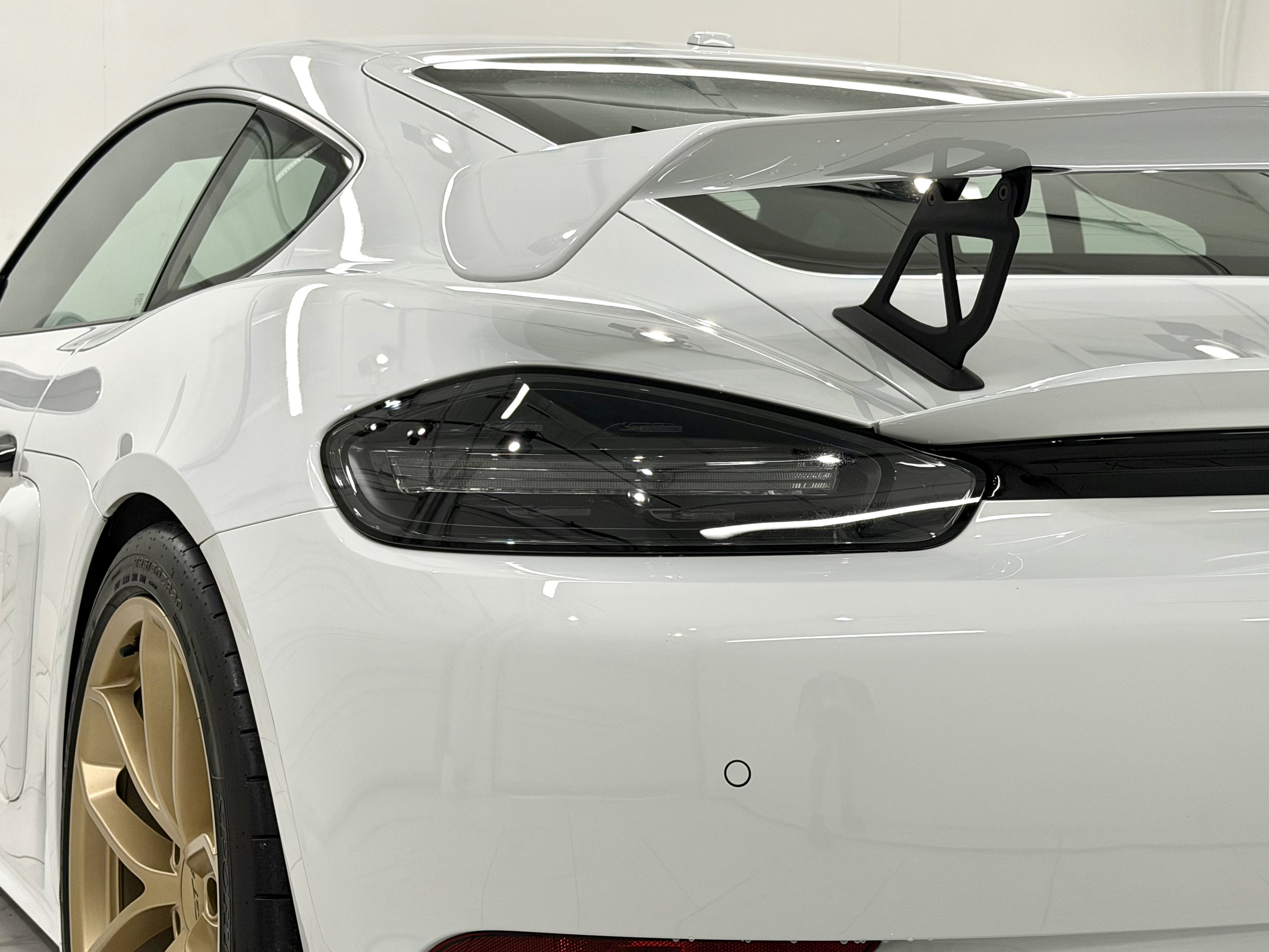 Certified 2022 Porsche 718 Cayman GT4 RWD image 18
