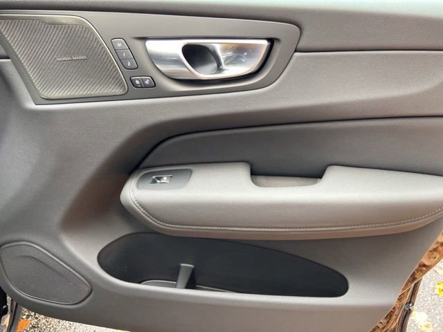 New 2026 Volvo XC60 B5 Ultra w/ Protection Package Premier image 19