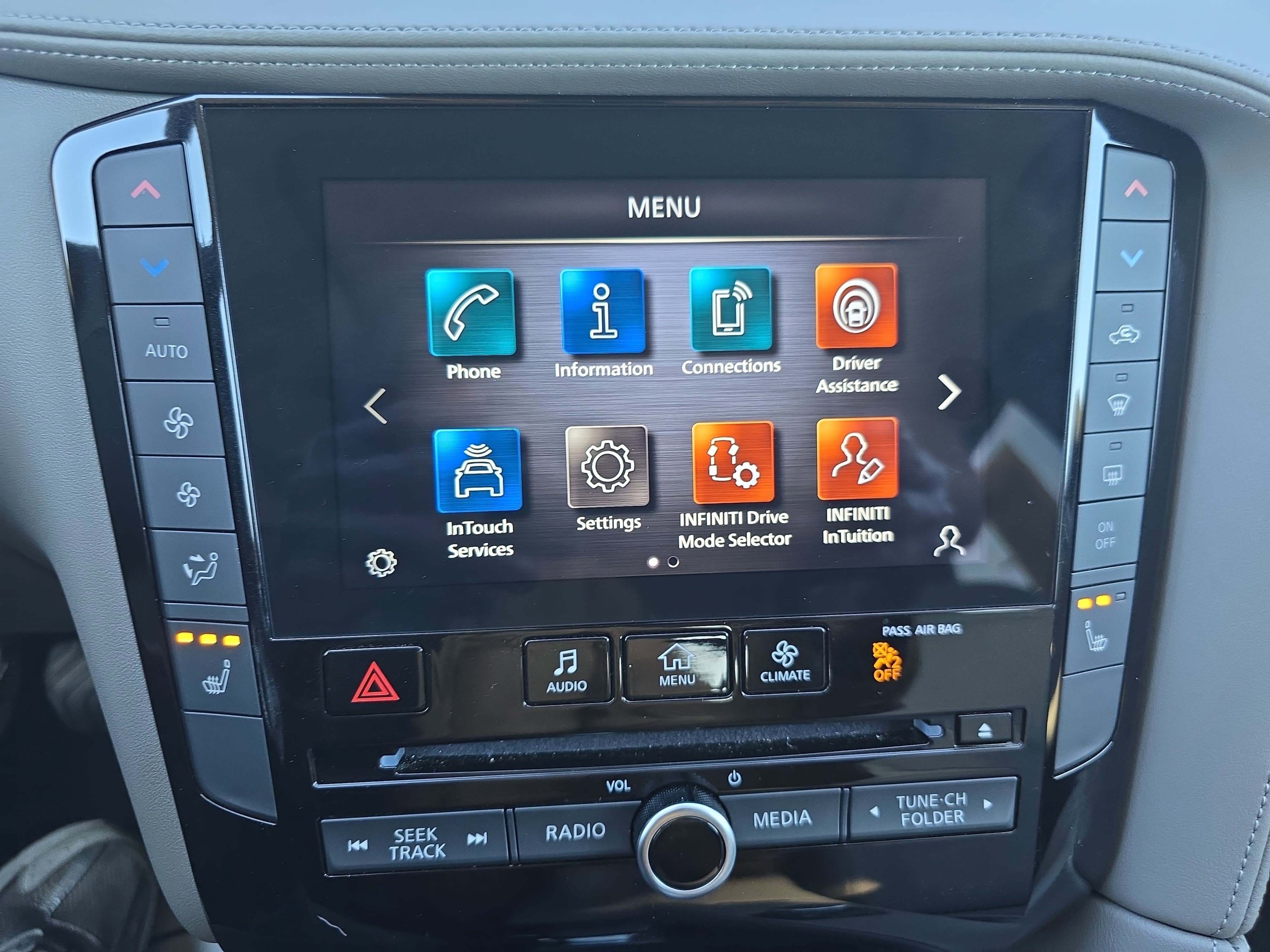 Used 2023 INFINITI QX50 Luxe image 22