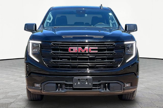 Used 2024 GMC Sierra 1500 Elevation AWD/4WD image 2