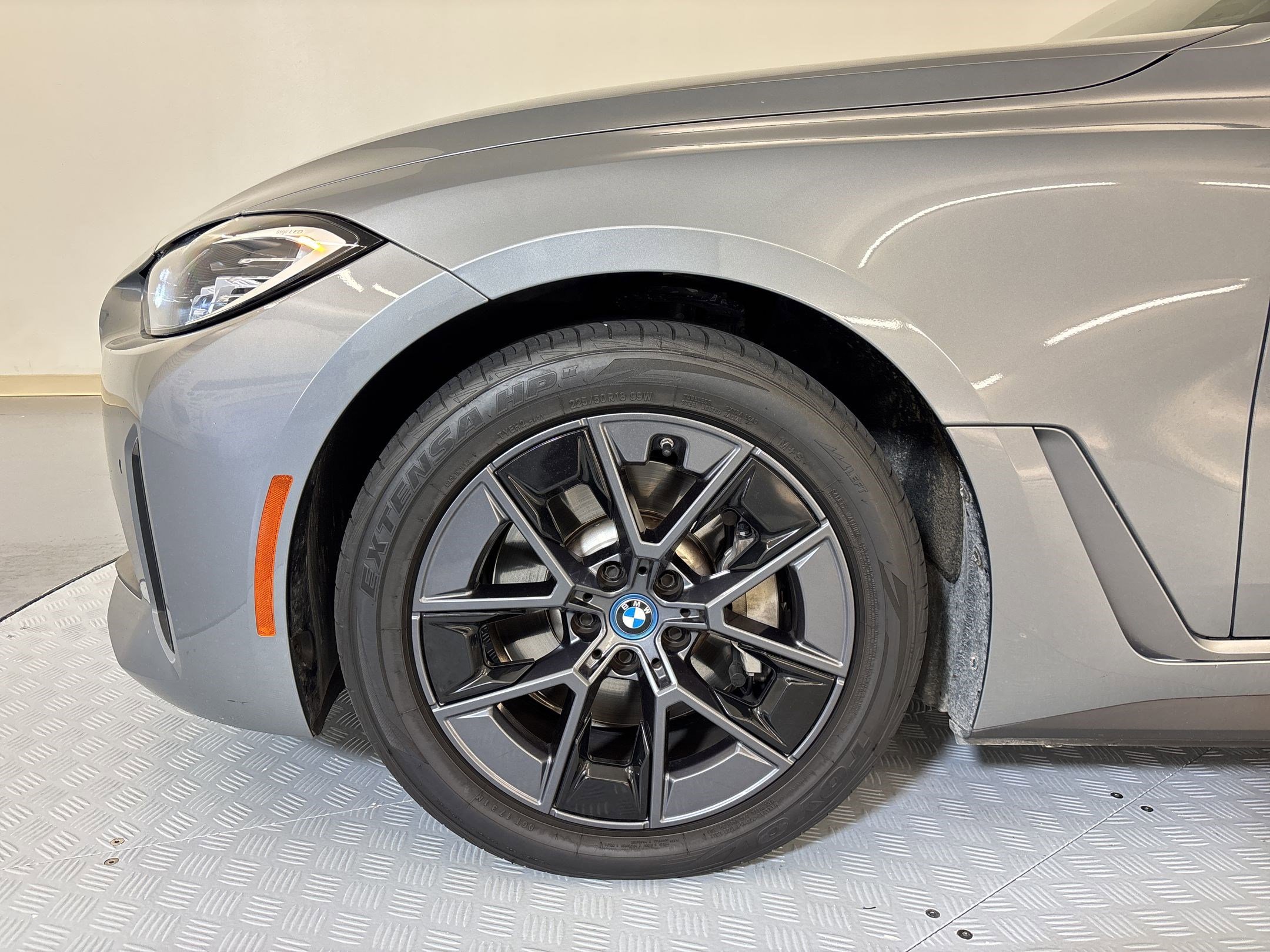 Used 2023 BMW i4 eDrive35 w/ Premium Package image 10