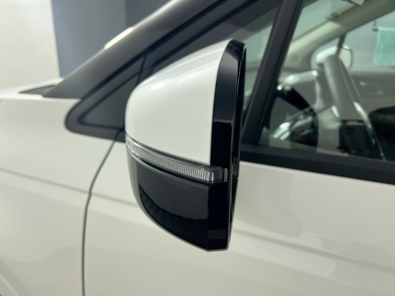 New 2027 Kia Carnival LX FWD image 12