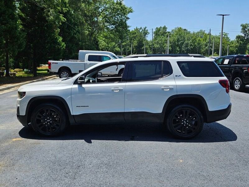 Used 2023 GMC Acadia SLT w/ Elevation Edition image 5