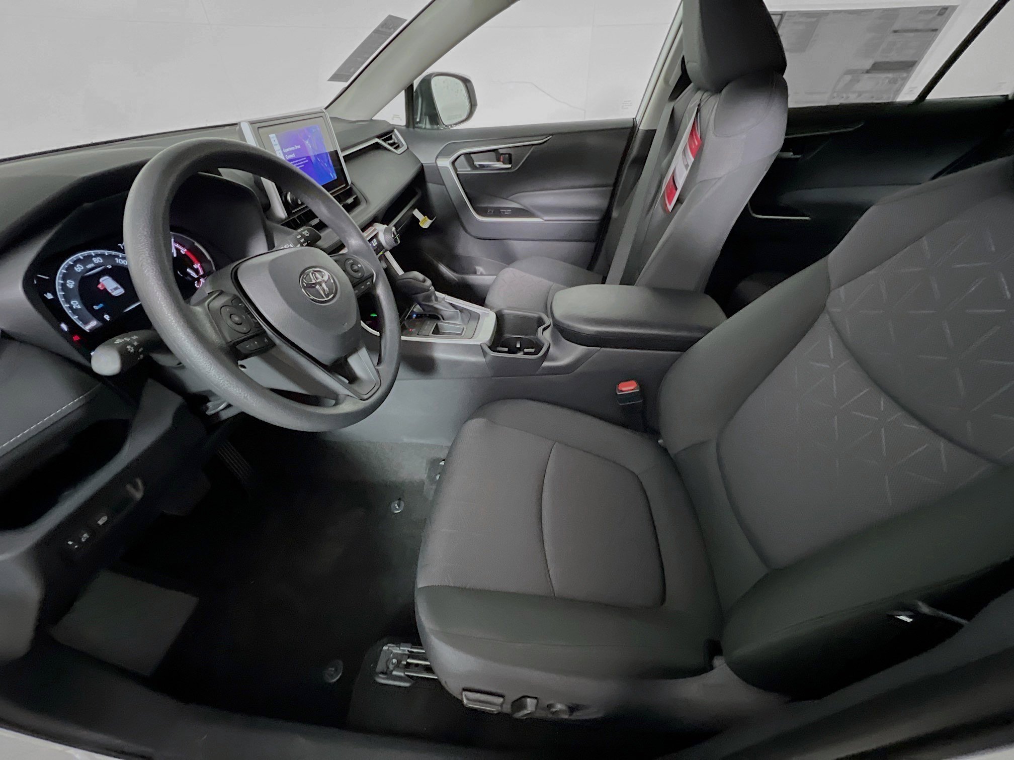 Used 2025 Toyota RAV4 XLE image 15