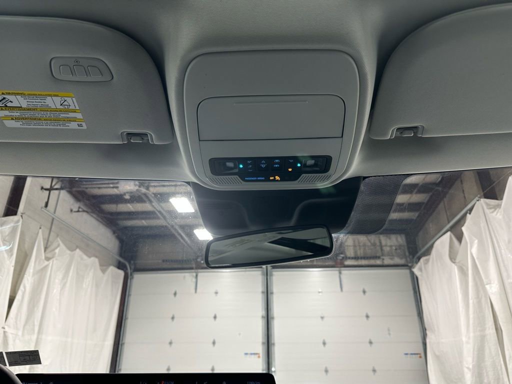 Used 2025 Ford Expedition Platinum image 34