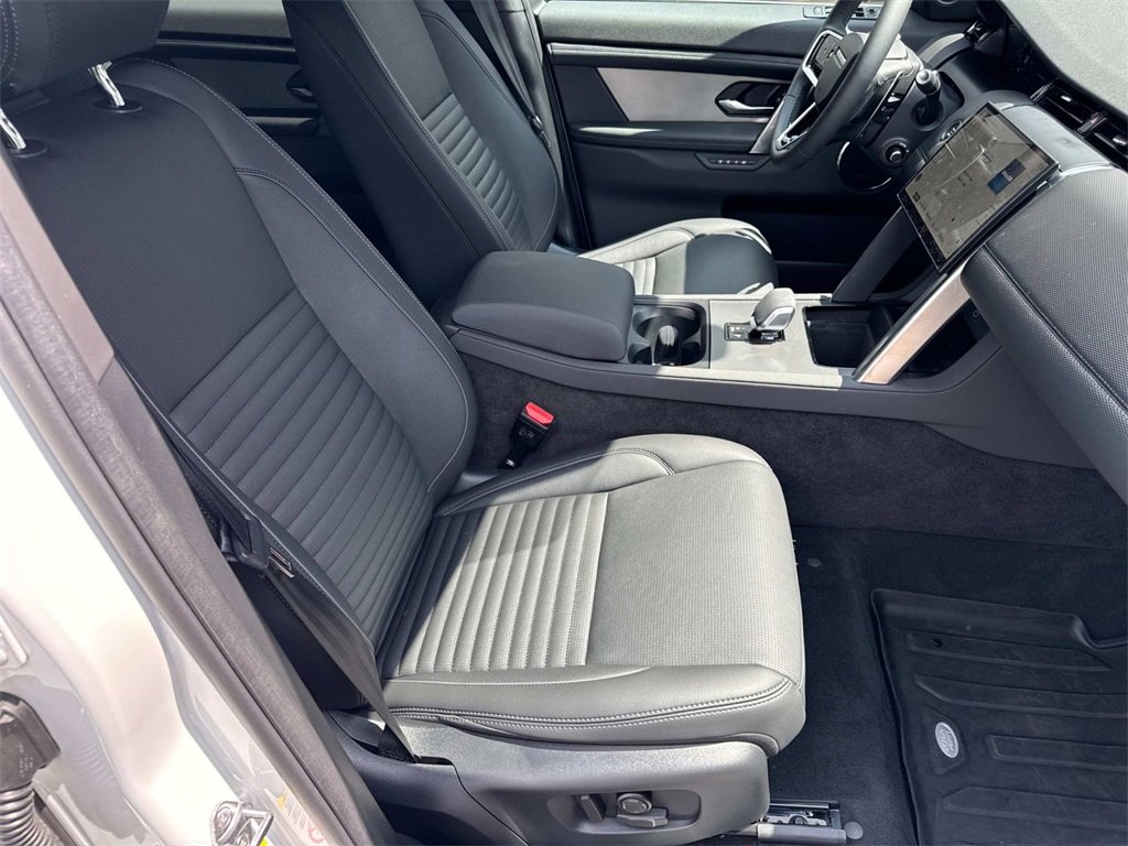 Certified 2024 Land Rover Discovery Sport Dynamic SE image 14