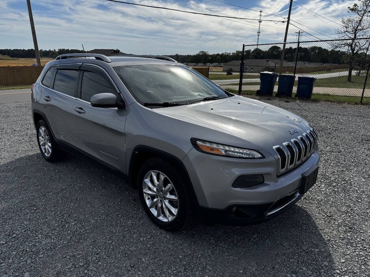 Used 2017 Jeep Cherokee Limited FWD image 5