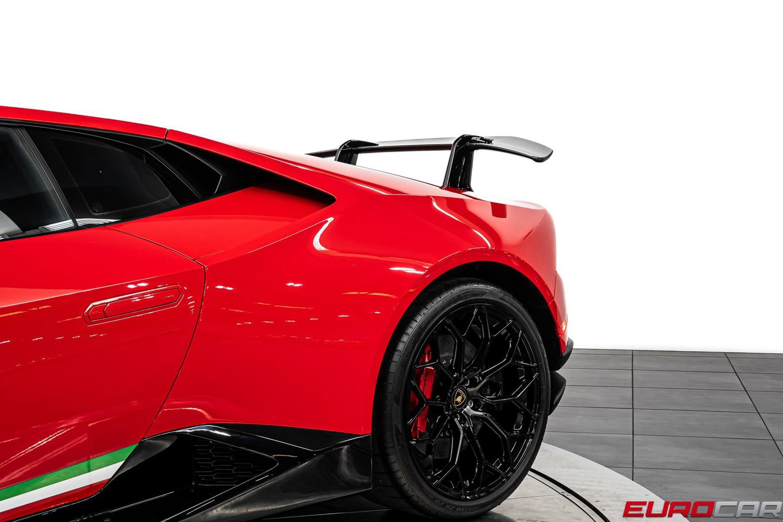 Used 2018 Lamborghini Huracan Performante image 16