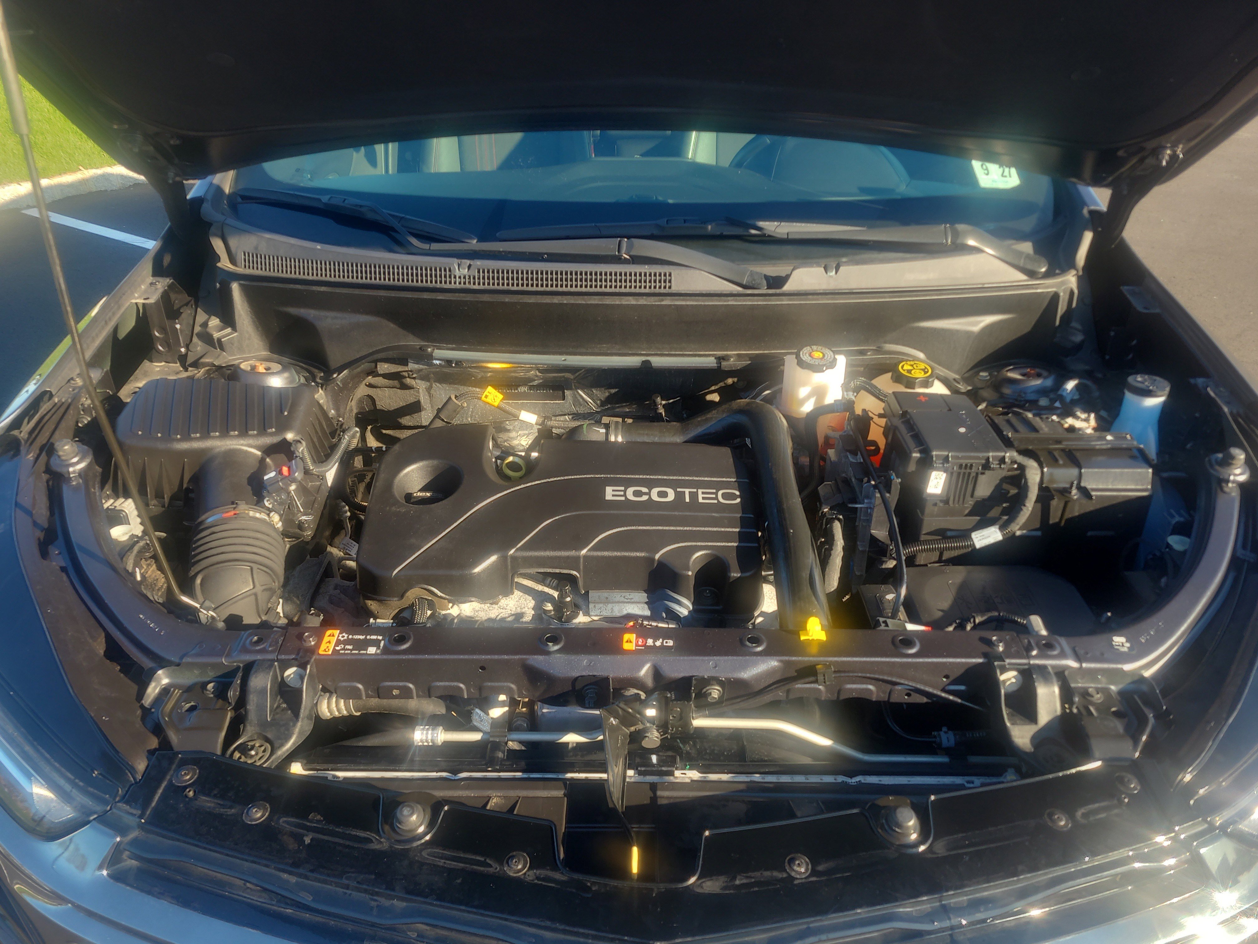 Used 2022 Chevrolet Equinox RS w/ Infotainment Package image 32