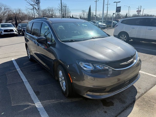 Used 2021 Chrysler Voyager Lxi image 1