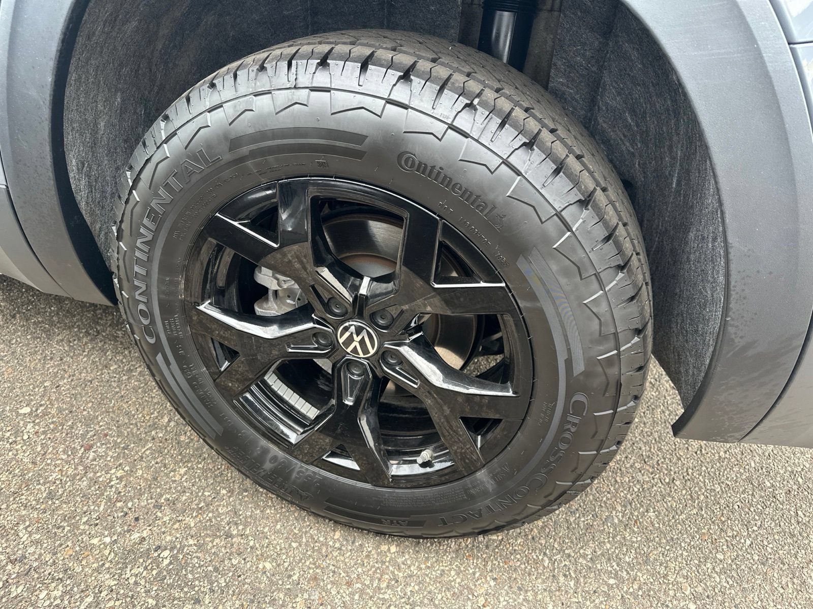 Certified 2026 Volkswagen Atlas Peak Edition AWD/4WD image 9