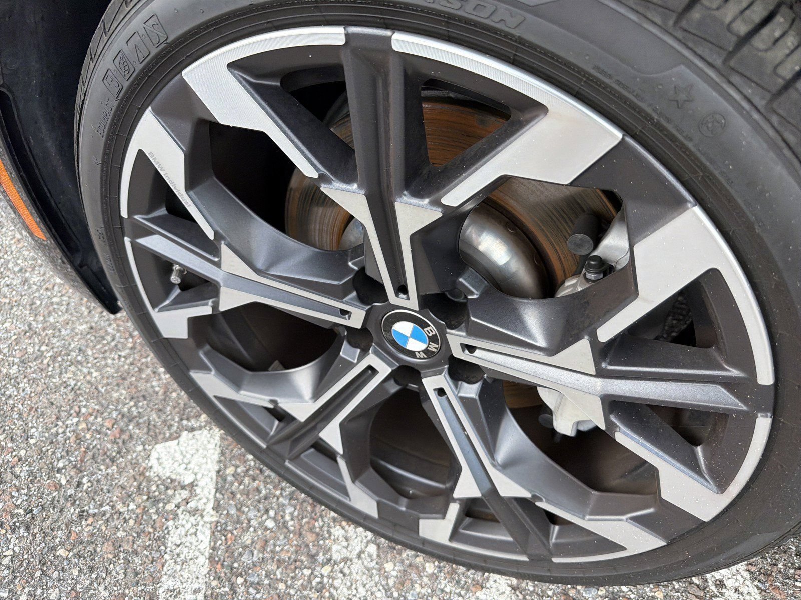 New 2025 BMW 330i Sedan w/ Convenience Package RWD image 10