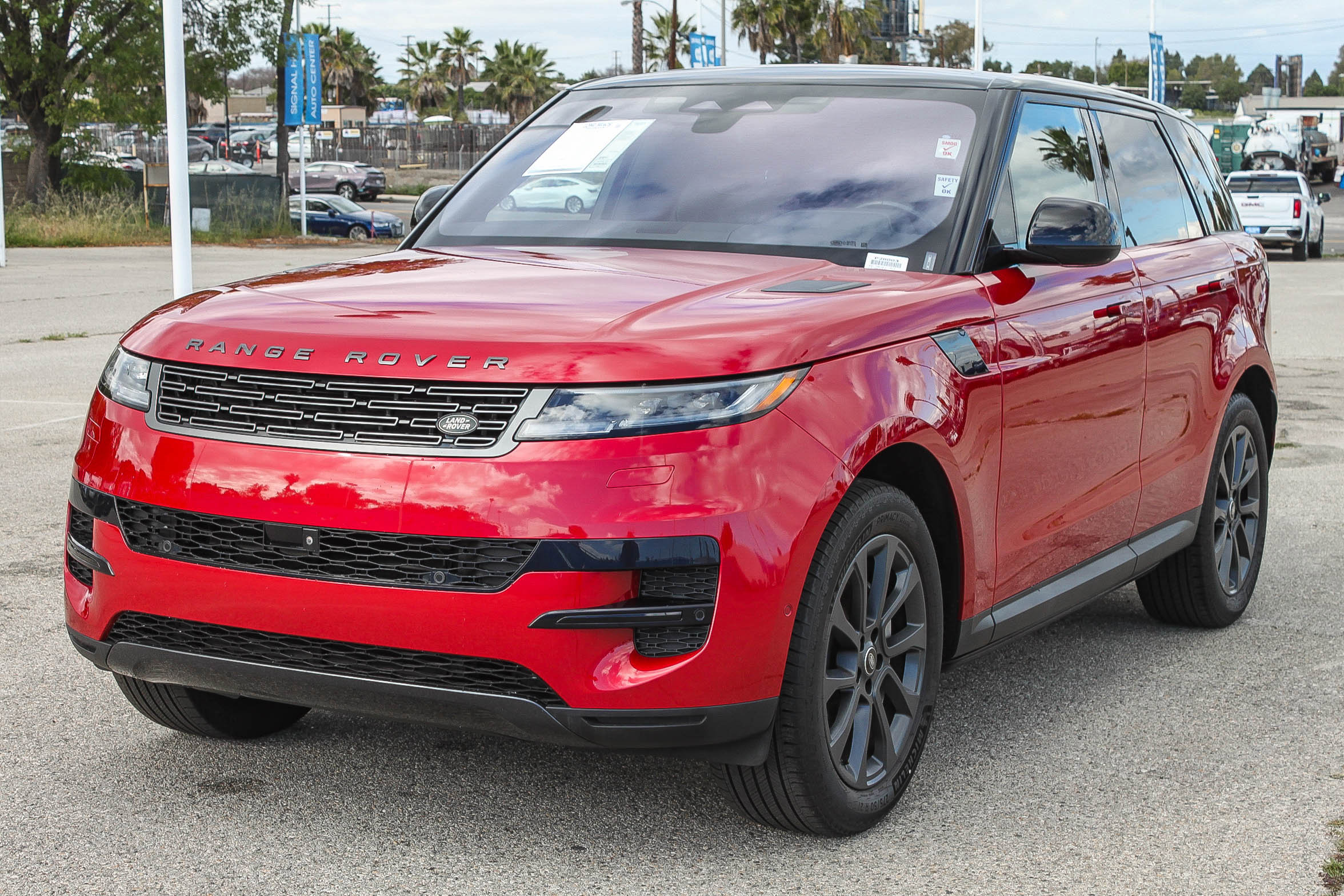 Used 2023 Land Rover Range Rover Sport SE image 3