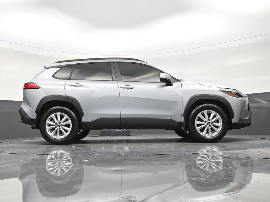Used 2024 Toyota Corolla Cross LE w/ Moonroof Package FWD image 24