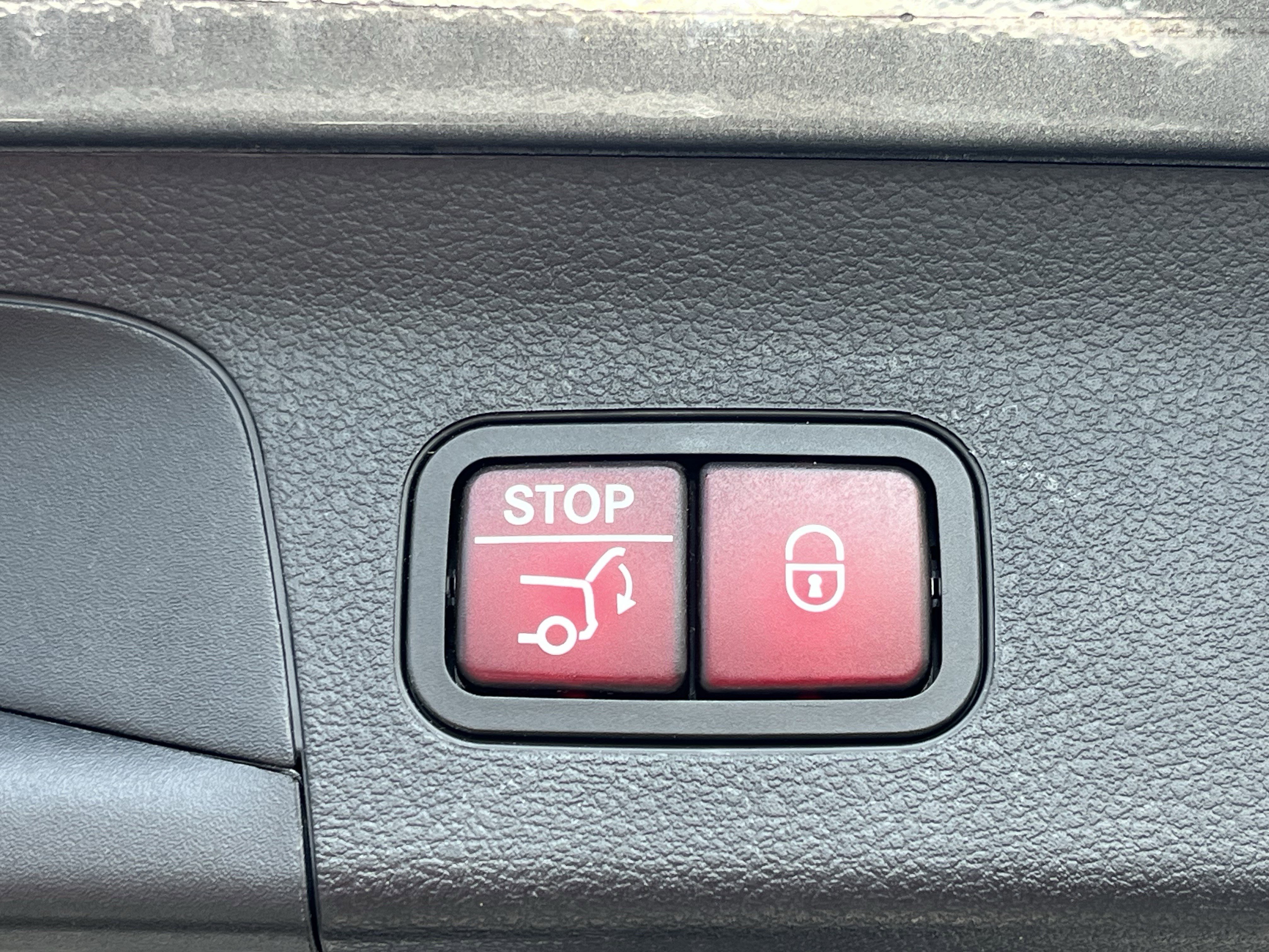 Used 2021 Mercedes-Benz GLS 580 4MATIC image 28