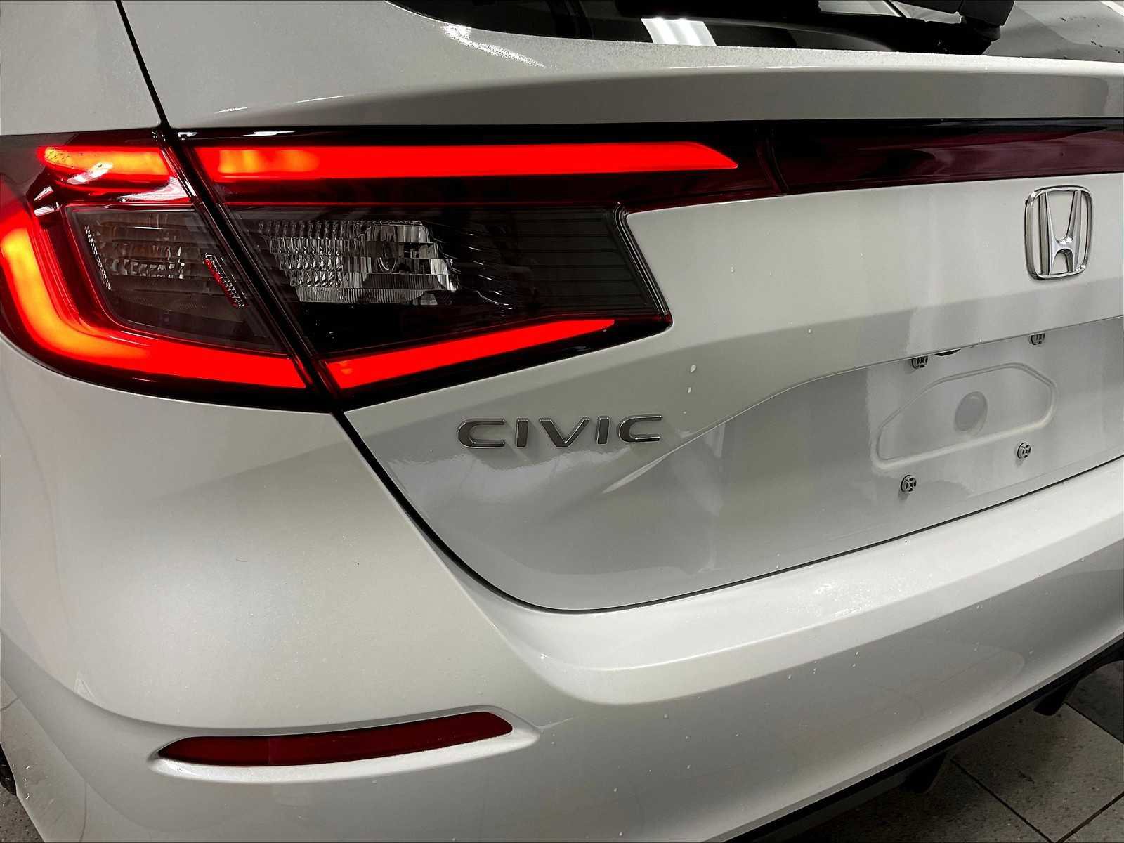 Used 2023 Honda Civic Sport image 28