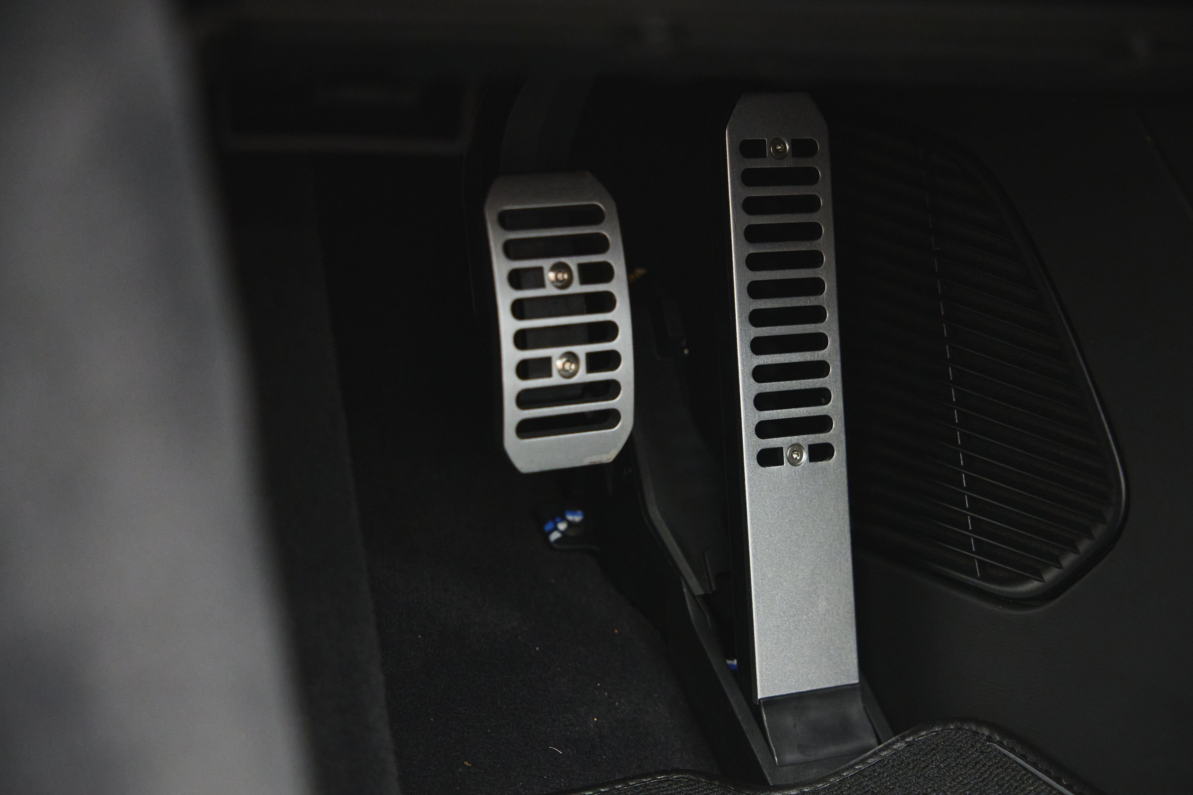 Used 2025 McLaren Artura Spider RWD image 42