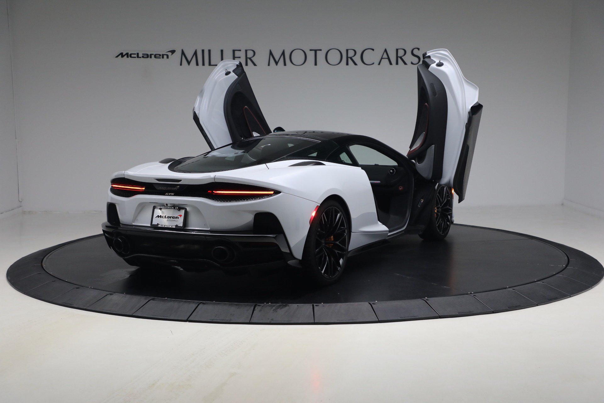 Used 2025 McLaren GTS RWD image 16