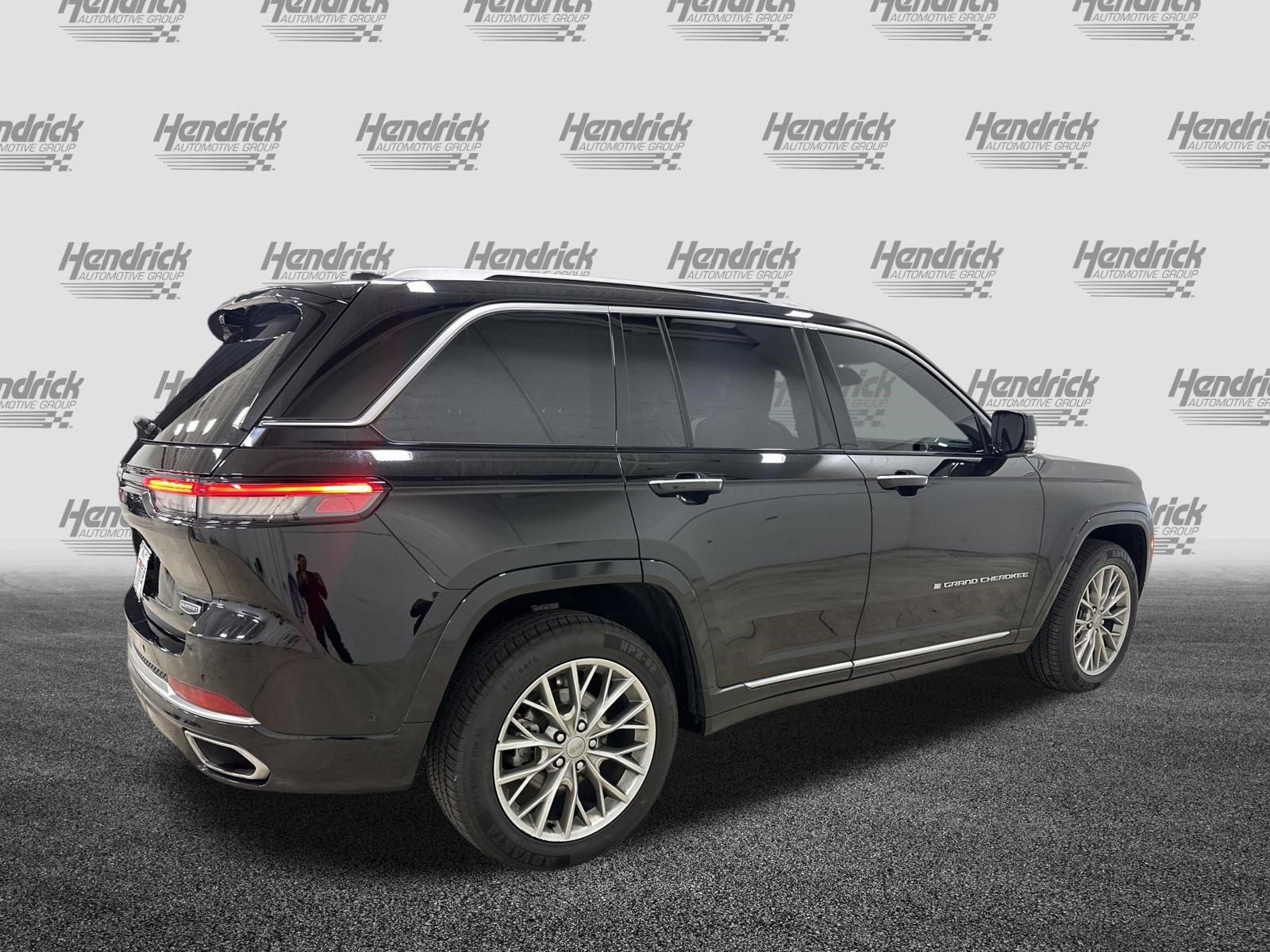 Used 2022 Jeep Grand Cherokee Summit w/ Adv Protech Group IV AWD/4WD image 10