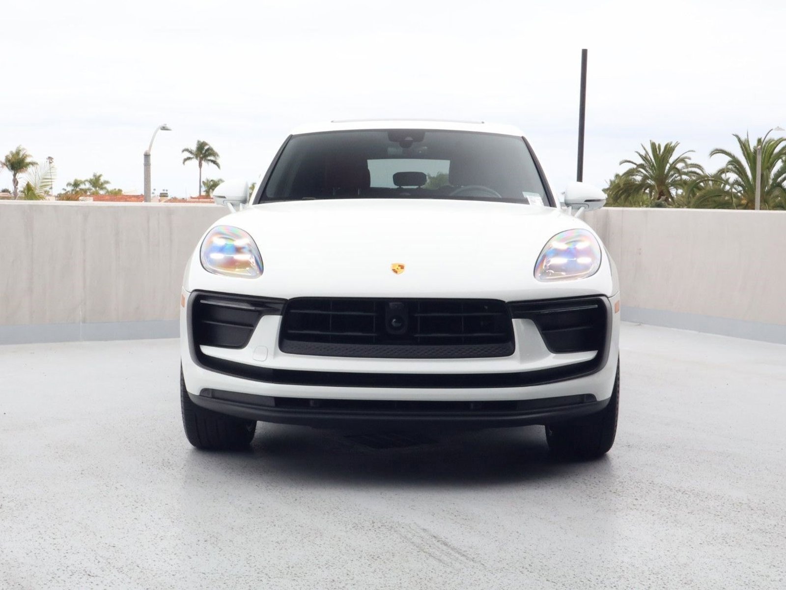 Certified 2025 Porsche Macan AWD/4WD image 6