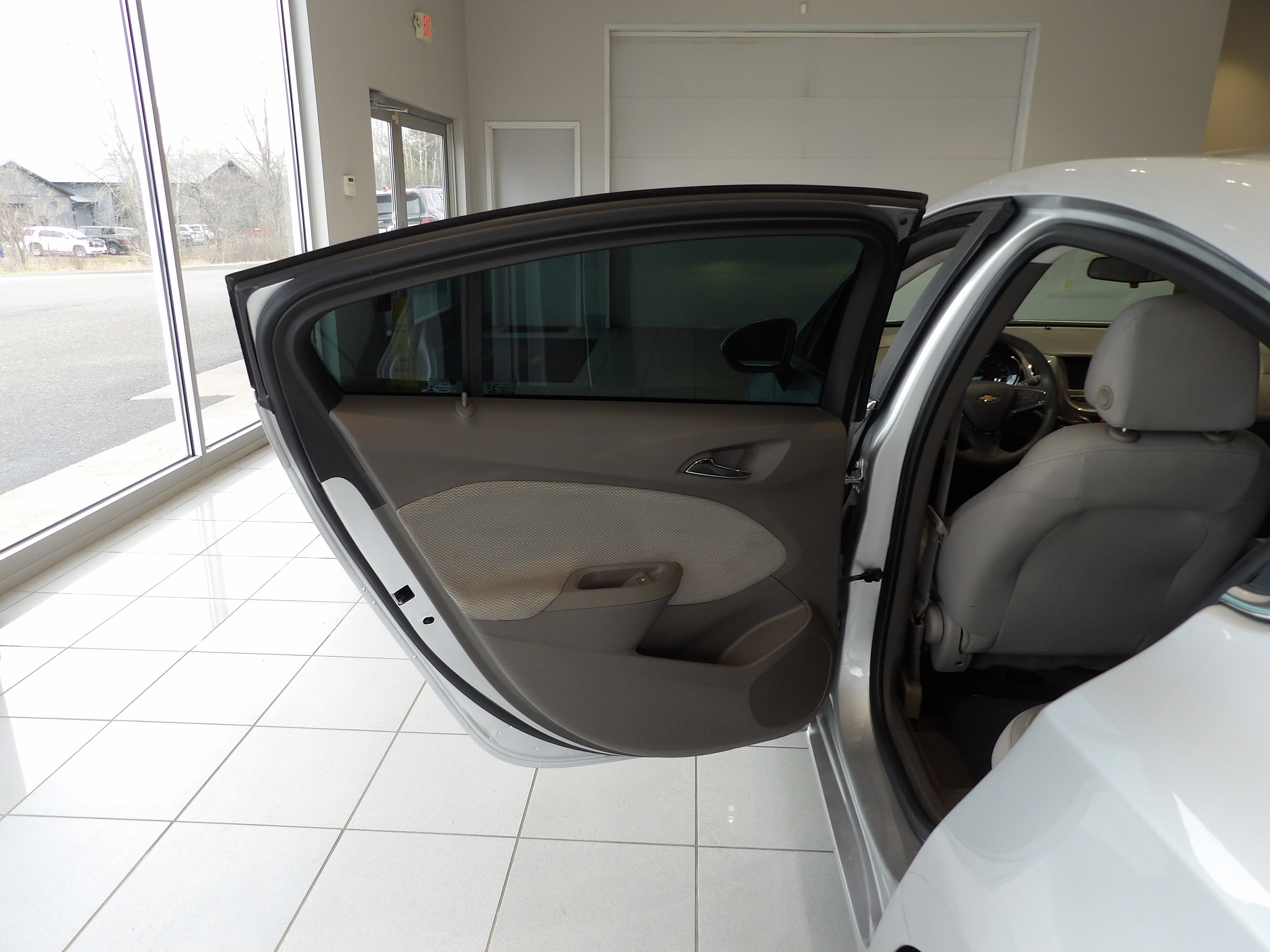 Used 2018 Chevrolet Cruze LT image 16