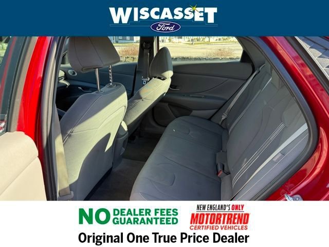 Used 2024 Hyundai Elantra SEL image 3