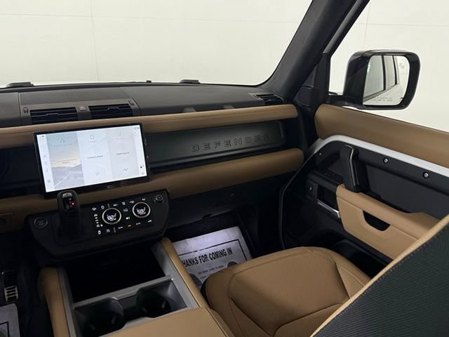Used 2025 Land Rover Defender 110 V8 AWD/4WD image 24