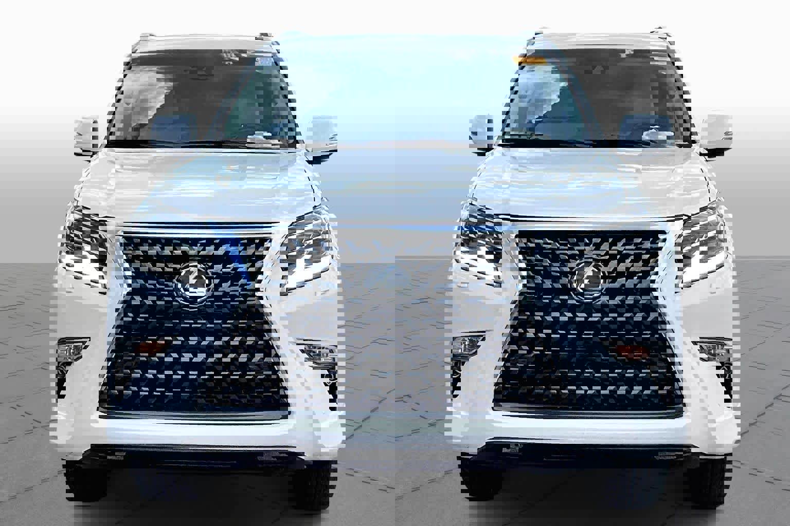 Used 2023 Lexus GX 460 Premium w/ Premium Package image 3