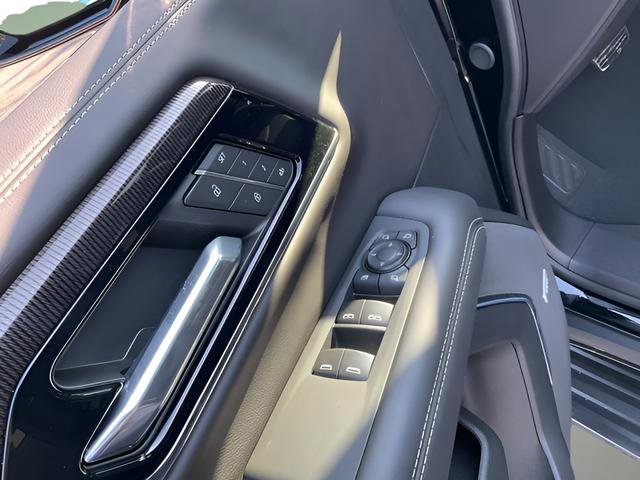 Certified 2025 GMC Yukon XL Elevation image 8