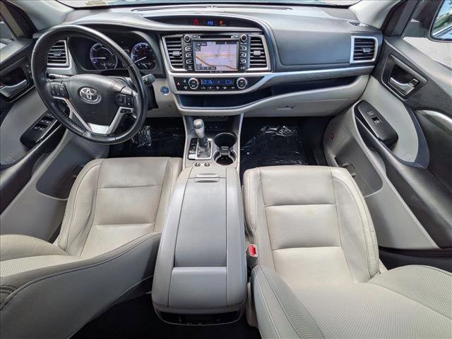 Used 2018 Toyota Highlander Limited AWD/4WD image 17