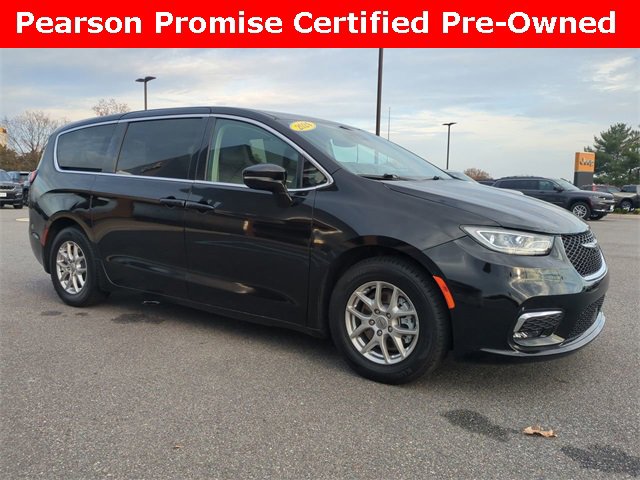 Used 2024 Chrysler Pacifica Touring-L image 2