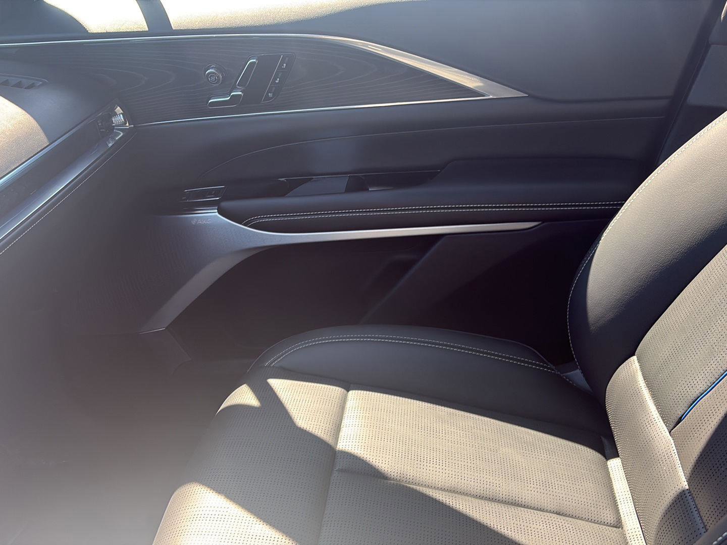 Used 2024 Cadillac Lyriq Sport image 26