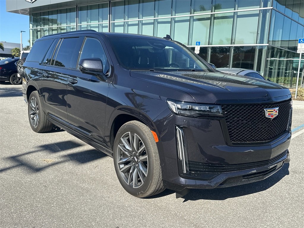 Used 2024 Cadillac Escalade ESV Sport Platinum image 4