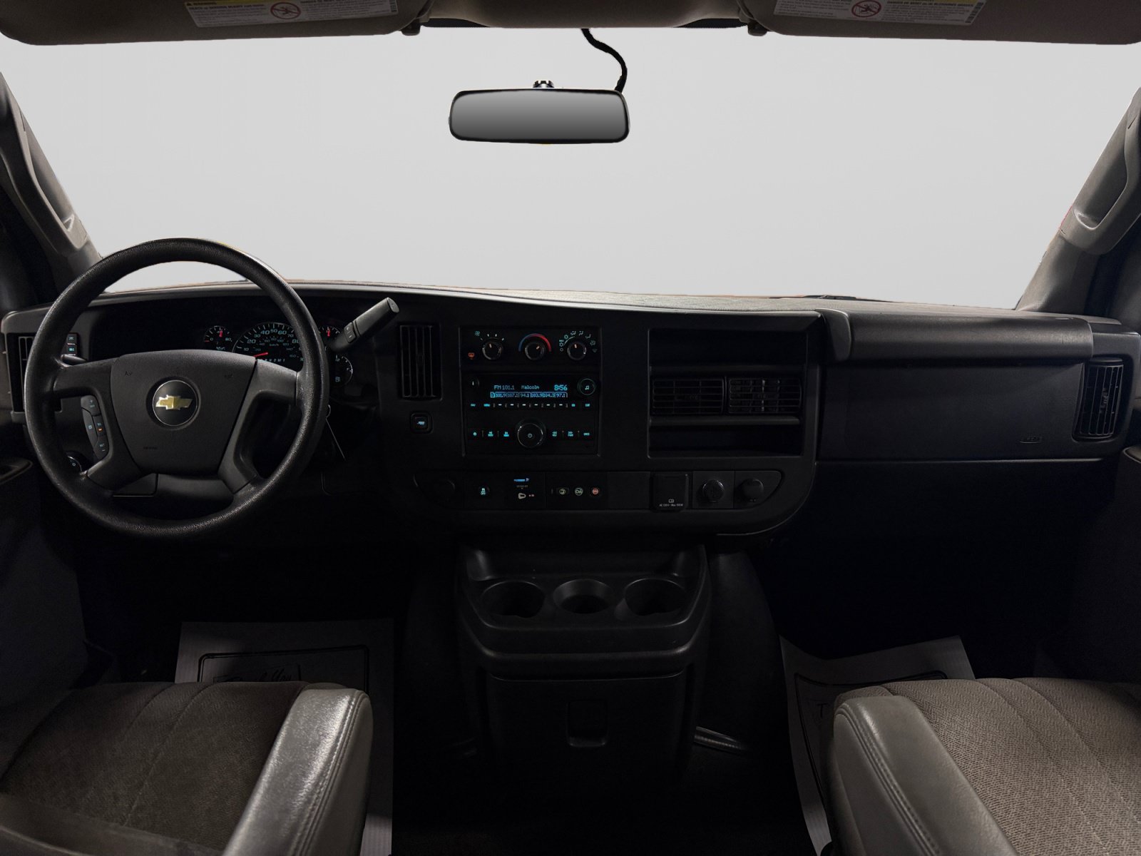 Used 2017 Chevrolet Express 3500 LT w/ LT Preferred Equipment Group RWD image 16