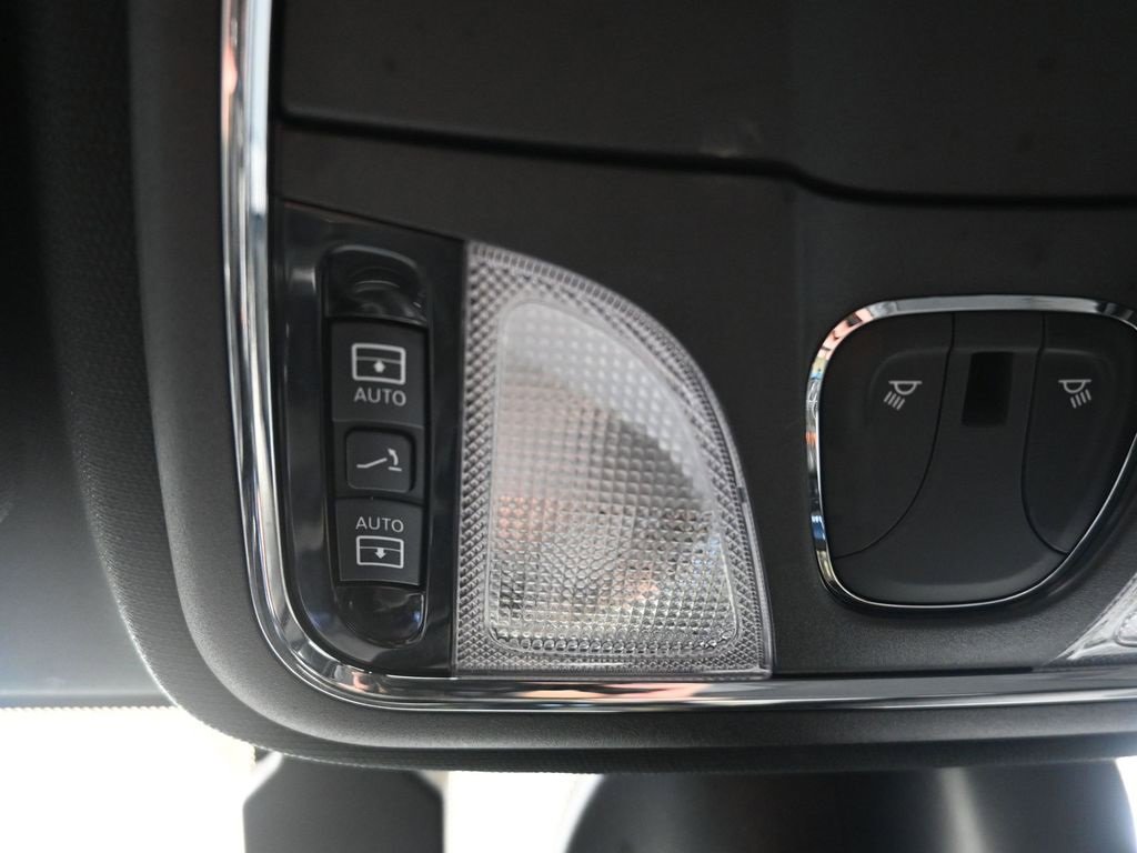 Used 2021 Jeep Cherokee Latitude Lux 80th Anniv w/ Quick Order Package 26U 80TH image 40