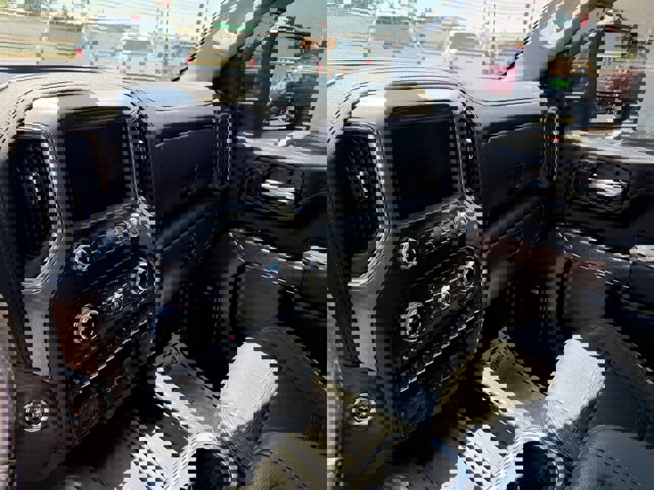 Used 2021 GMC Sierra 2500 Denali w/ Denali Ultimate Package image 10