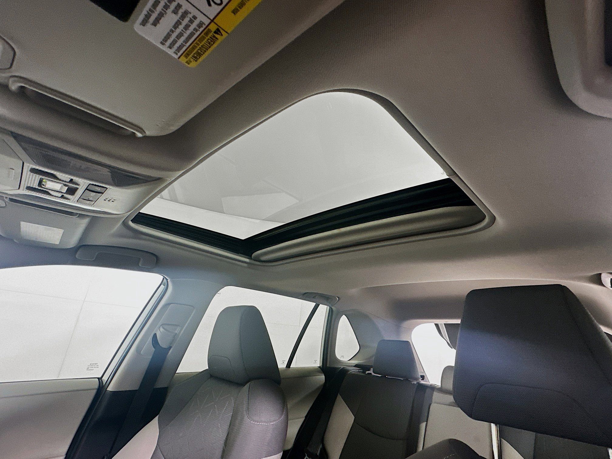 Used 2022 Toyota RAV4 XLE image 24