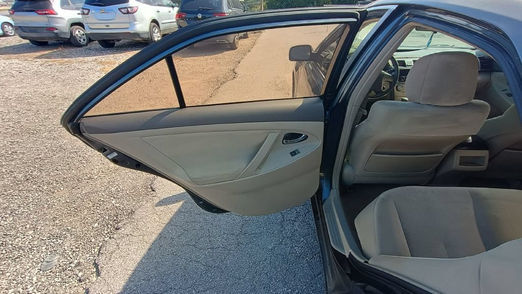 Used 2010 Toyota Camry FWD image 21