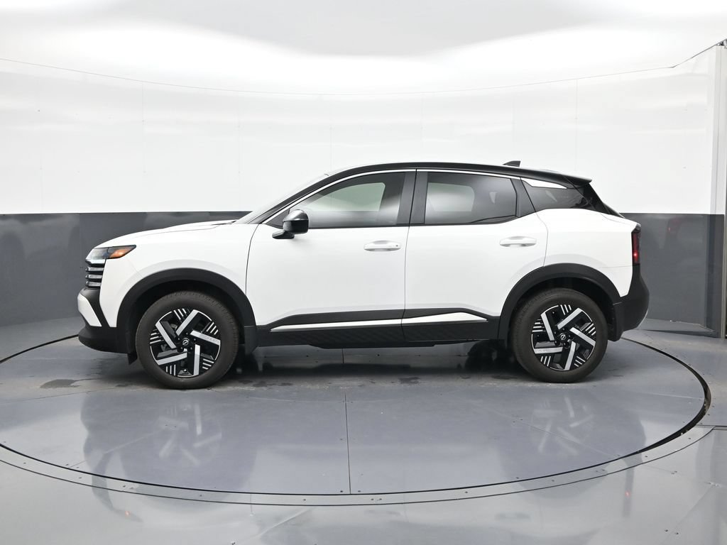 Used 2025 Nissan Kicks SV FWD image 4