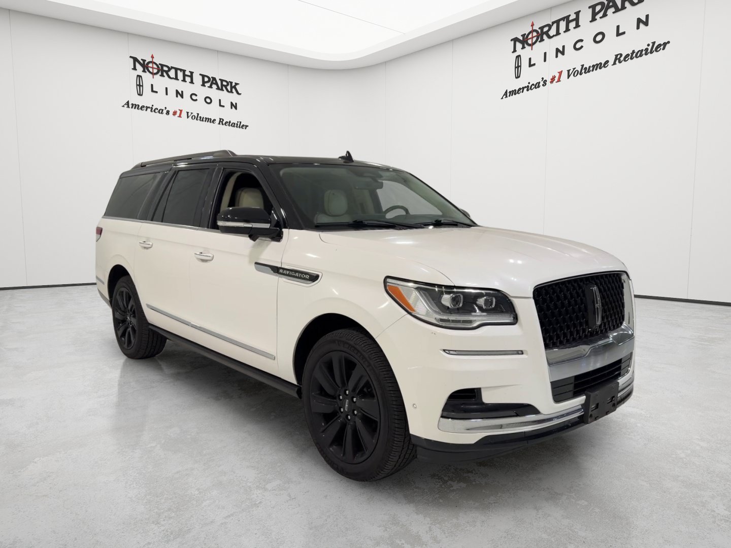 Used 2023 Lincoln Navigator L Black Label AWD/4WD image 7