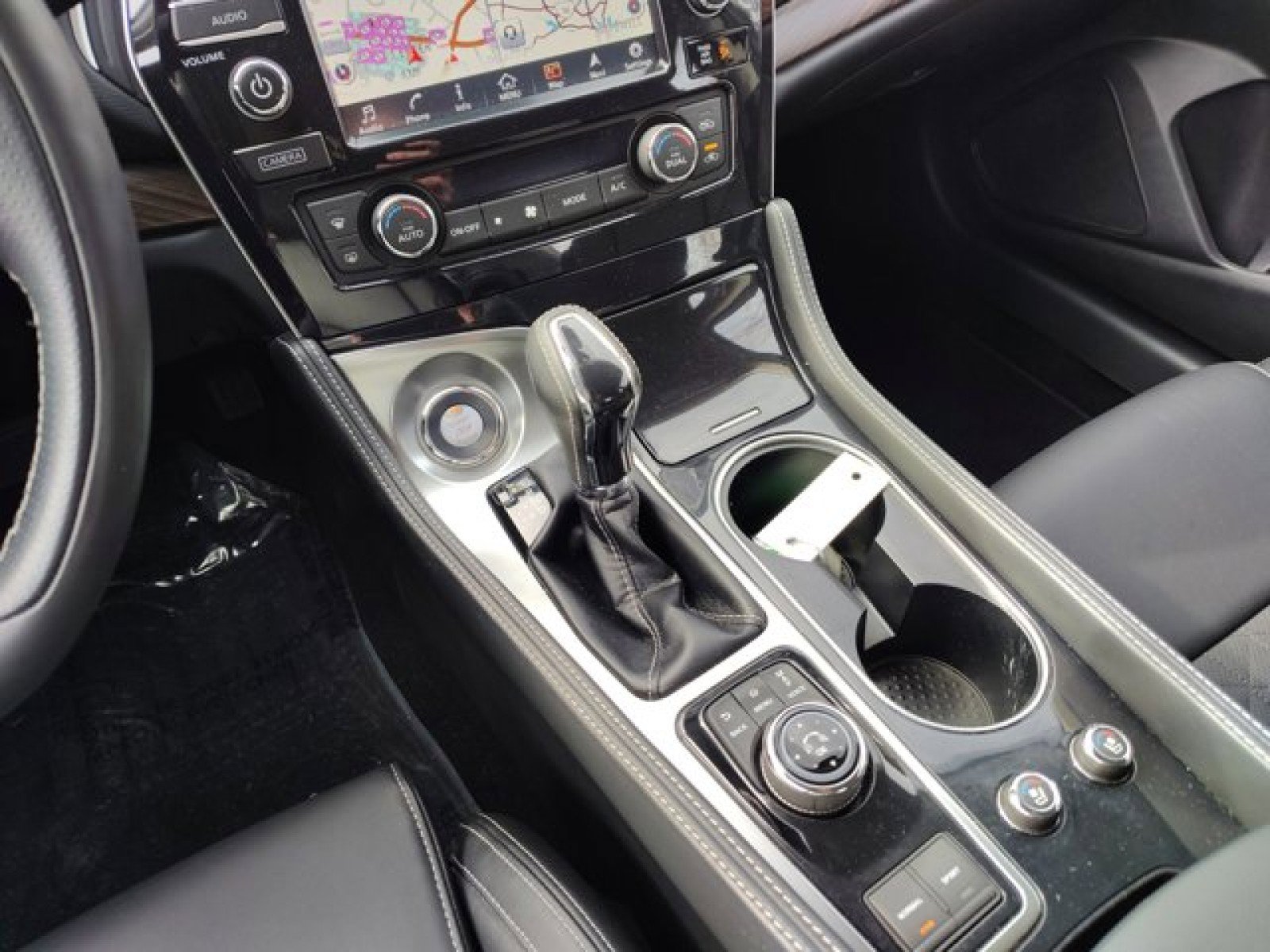 Used 2017 Nissan Maxima Platinum image 15