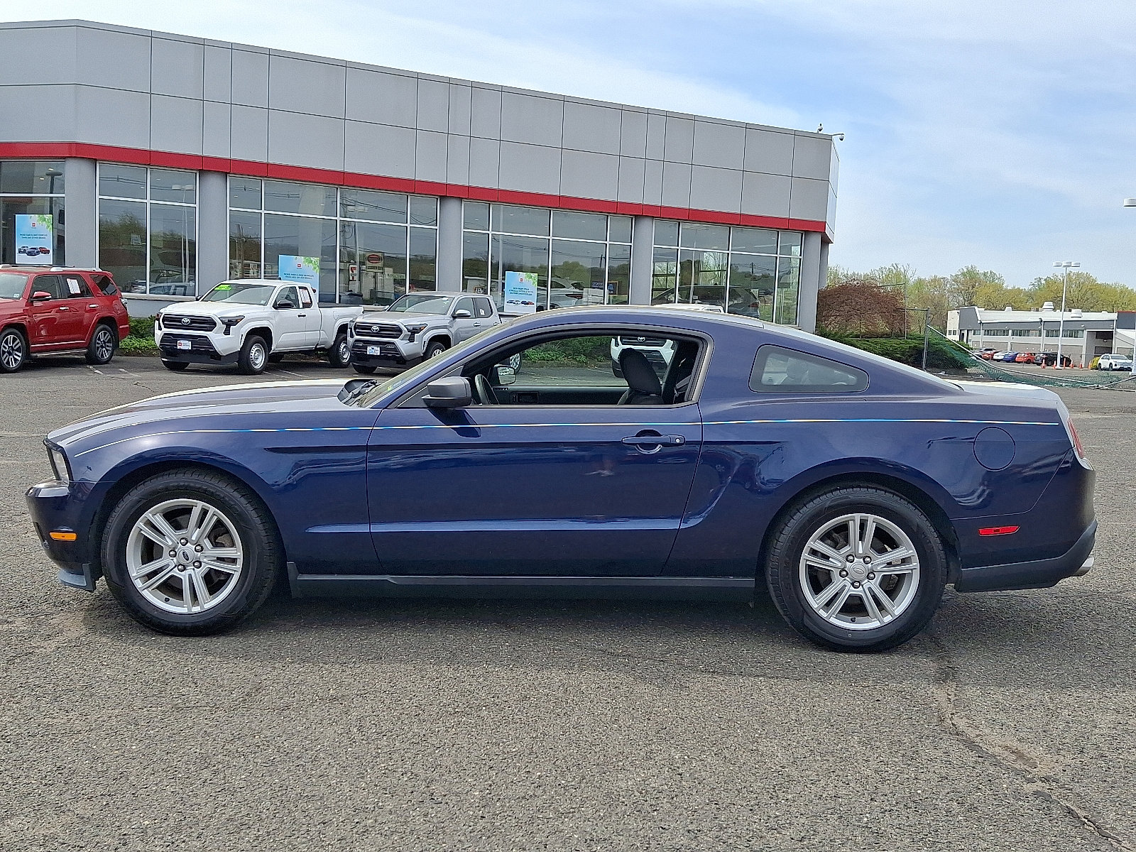 Used 2011 Ford Mustang Coupe w/ Security Pkg image 4