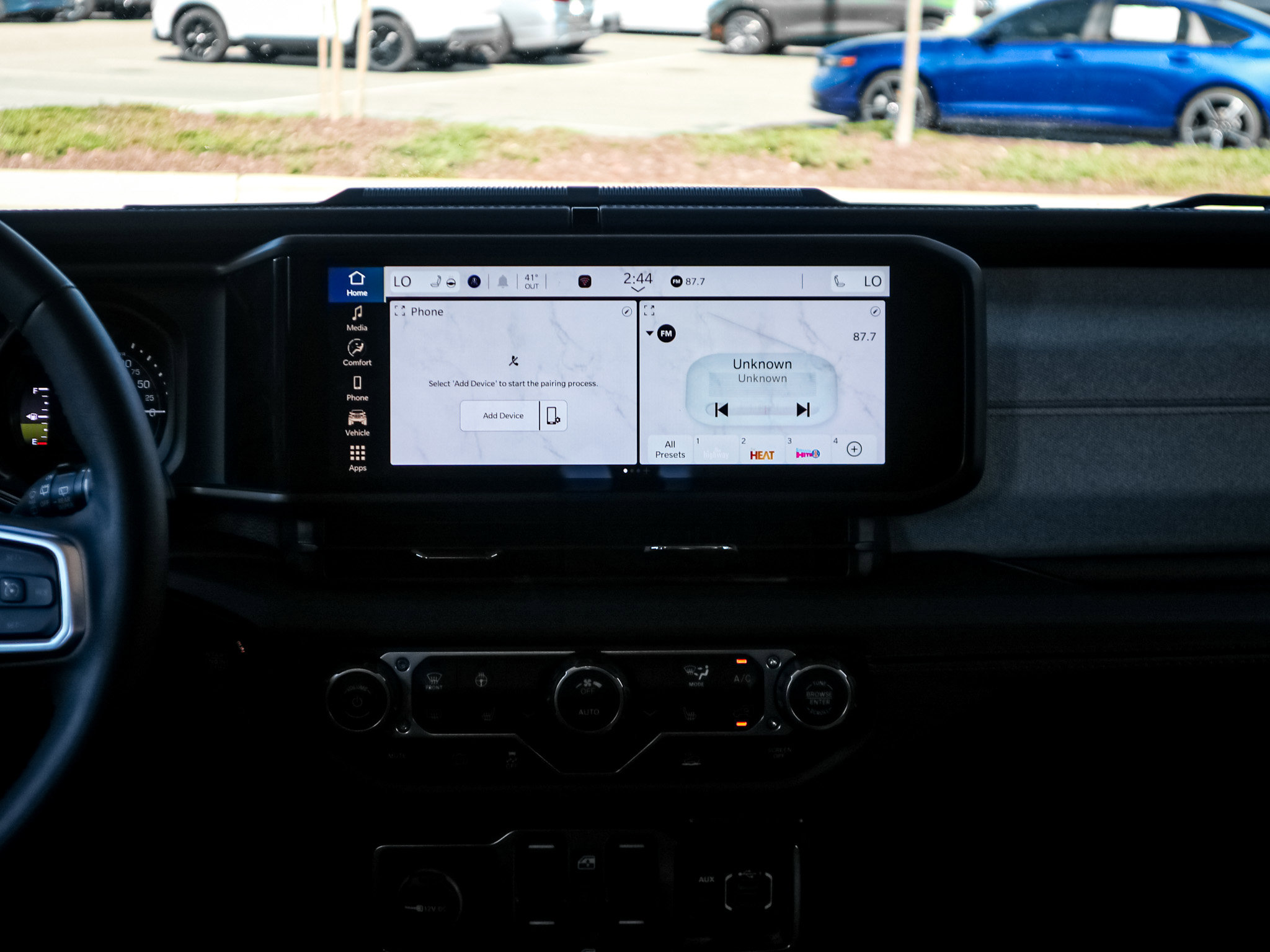 Used 2025 Jeep Wrangler Sahara image 28