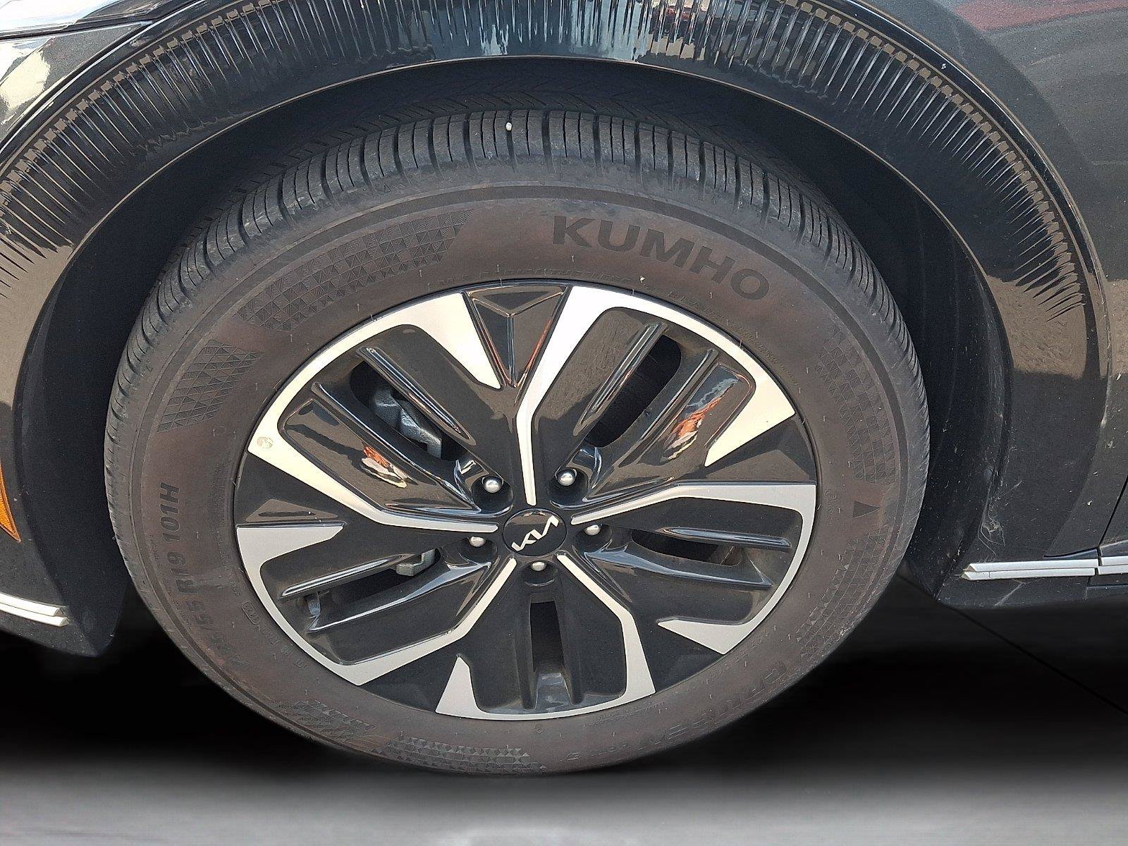 Used 2023 Kia EV6 Wind AWD/4WD image 4