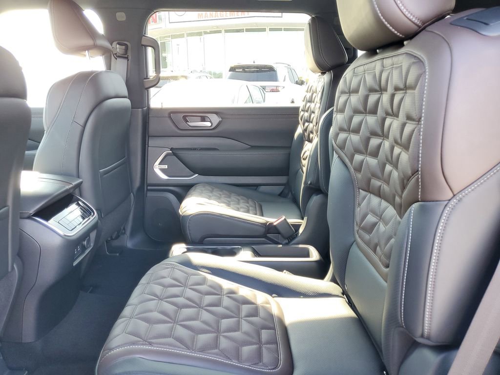 New 2026 Nissan Armada Platinum Reserve image 5
