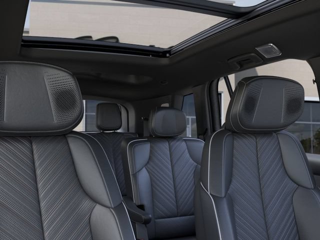 New 2027 Cadillac Vistiq Platinum w/ LPO, Floor Liner Package AWD/4WD image 24