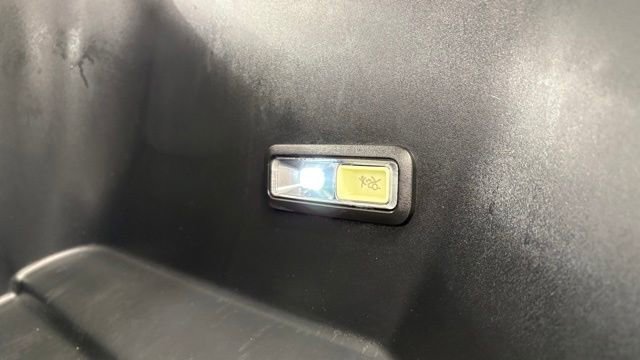 Used 2025 Chevrolet Silverado EV LT AWD/4WD image 11