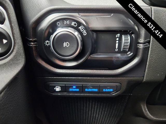 Used 2025 Jeep Wrangler Unlimited Sahara w/ Safety Group AWD/4WD image 34