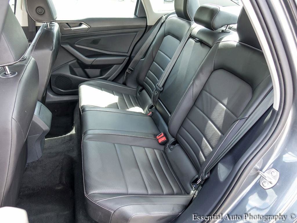 Used 2024 Volkswagen Jetta SE FWD image 11