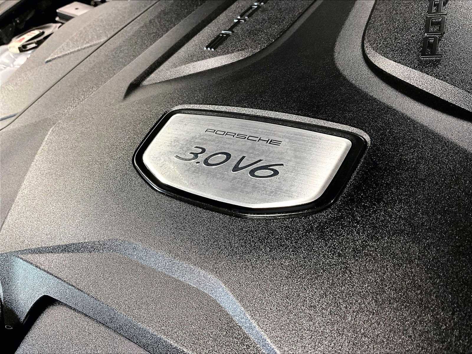 Used 2023 Porsche Cayenne image 38